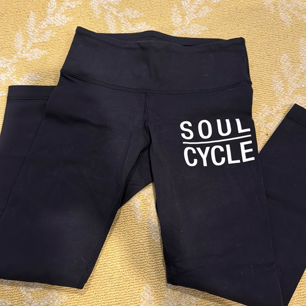 Soul cycle lululemon cropped leggings